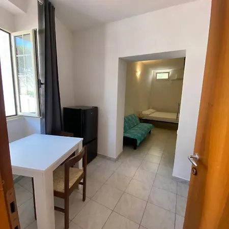 Tosk House דירה *