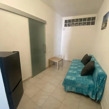 Tosk House דירה